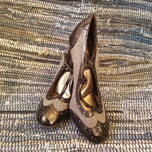 Vintage style black and grey heels